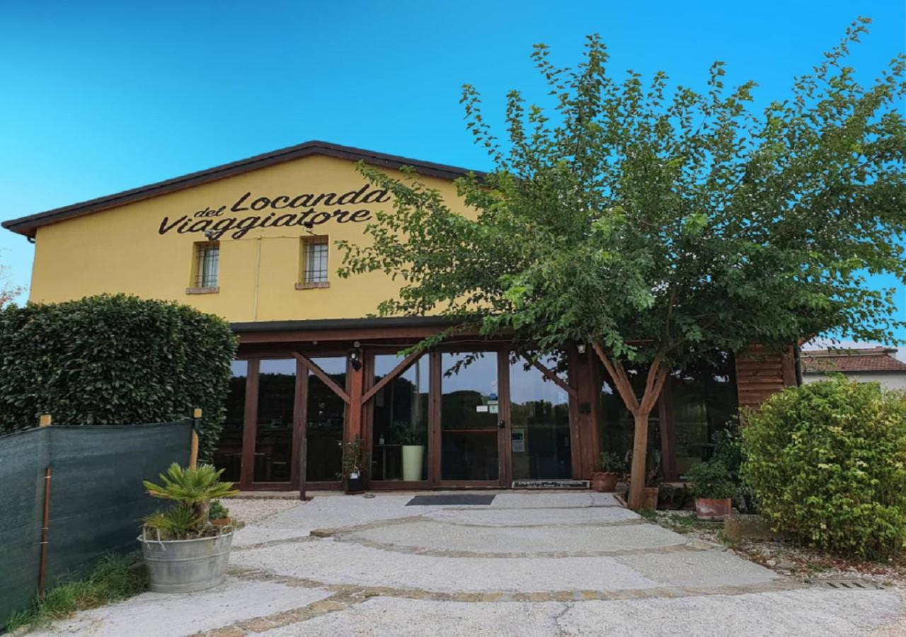 Osteria E Locanda Del Viaggiatore Russi Exterior photo